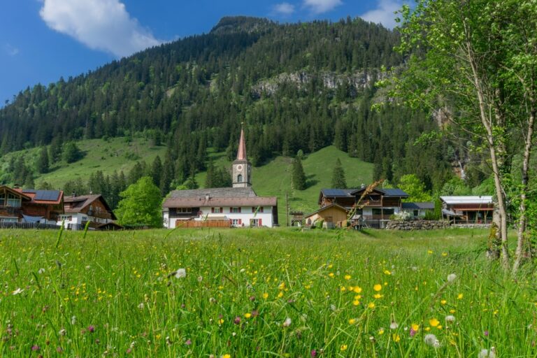 Vacation,In,Allgäu,,Bavaria:,The,Beautiful,Remote,Hintersteiner,Valley,With